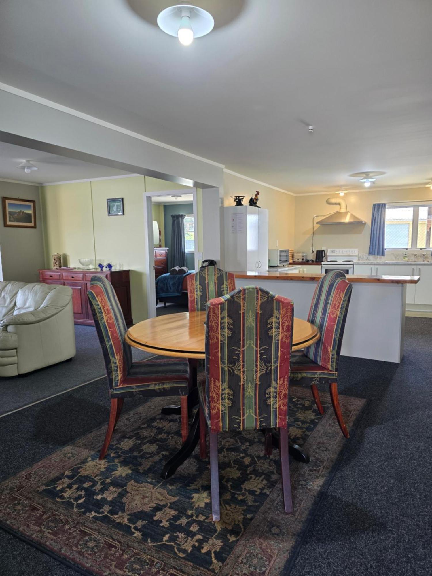 The Redbarn Villa Turangi Luaran gambar