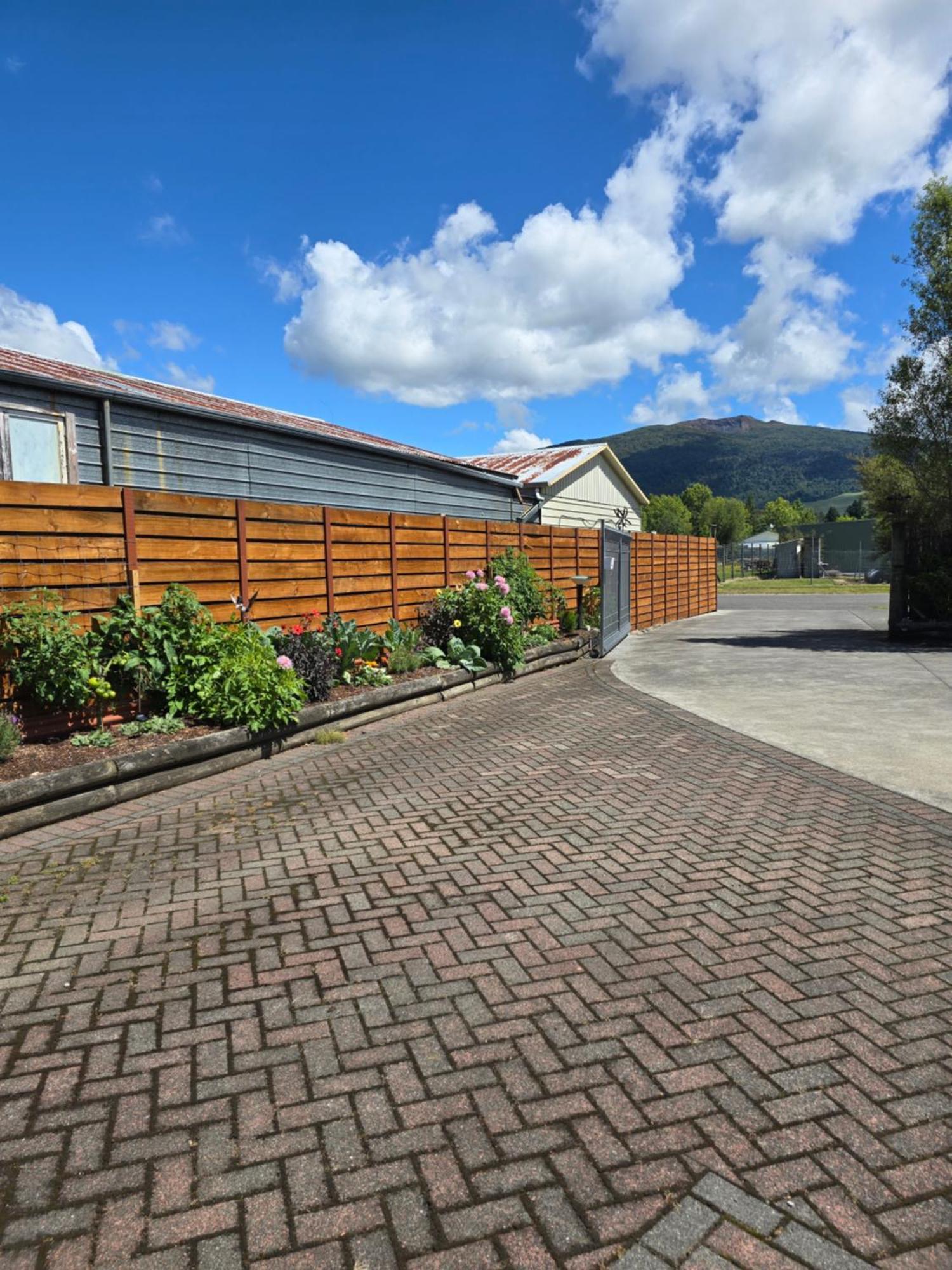 The Redbarn Villa Turangi Luaran gambar