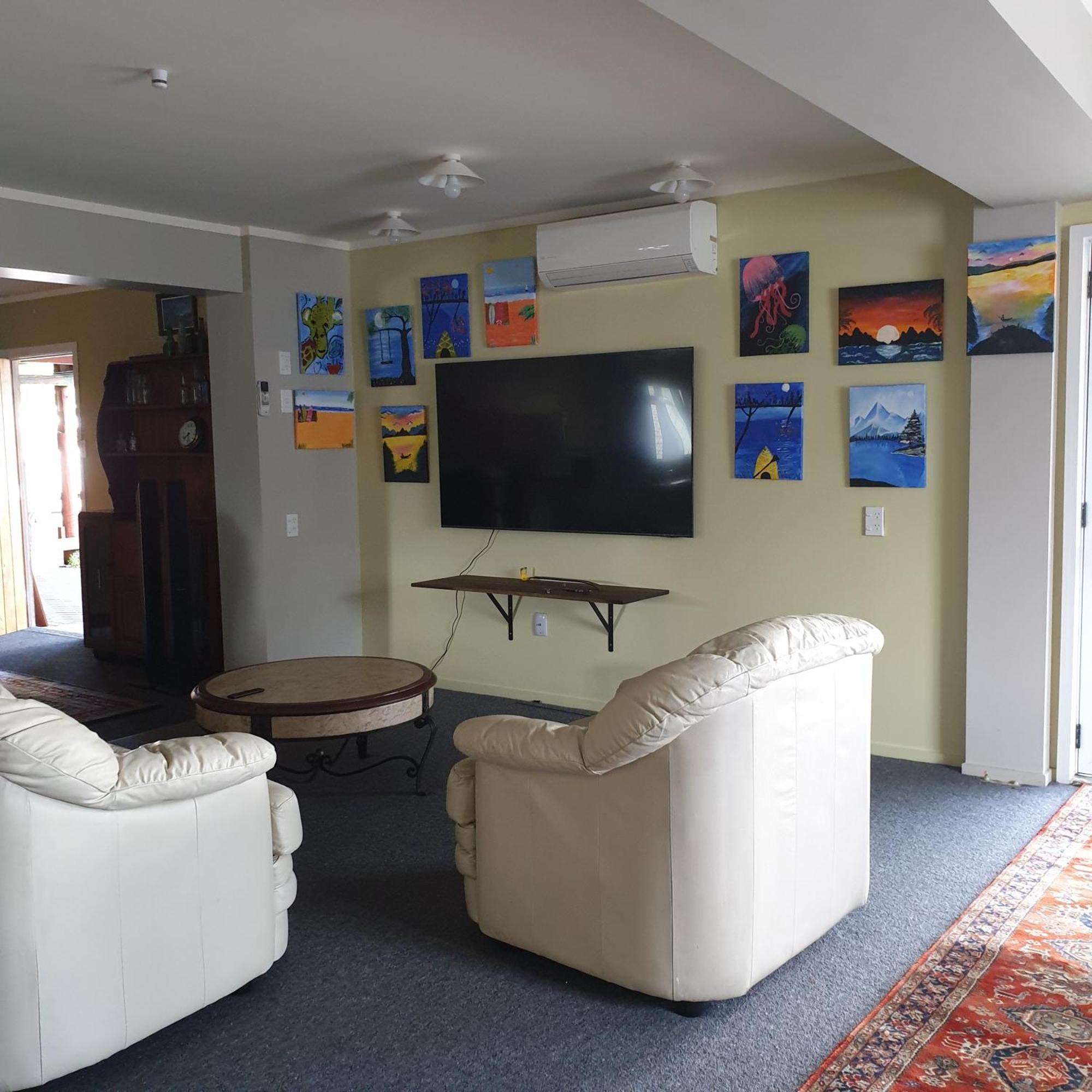 The Redbarn Villa Turangi Luaran gambar