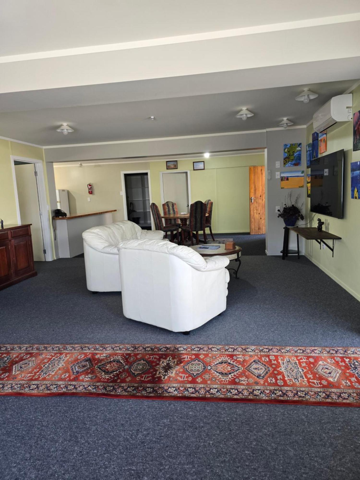 The Redbarn Villa Turangi Luaran gambar